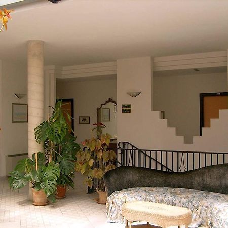 Hotel Piccolo Paradiso Di Роди Гарганико Екстериор снимка