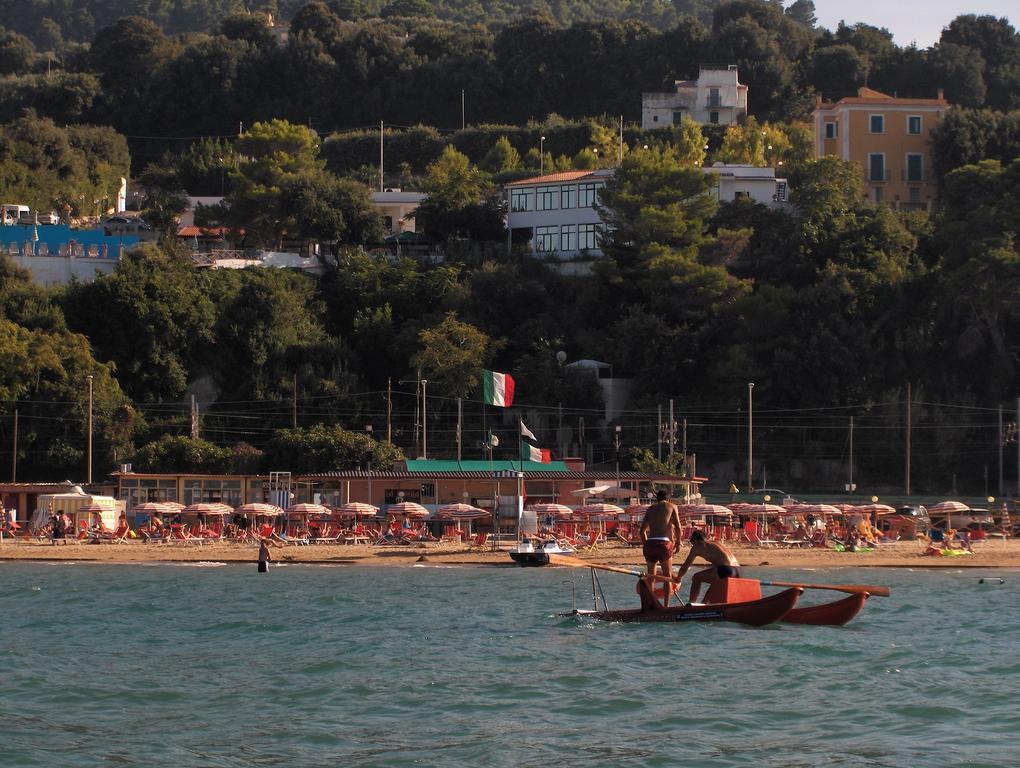 Hotel Piccolo Paradiso Di Роди Гарганико Екстериор снимка