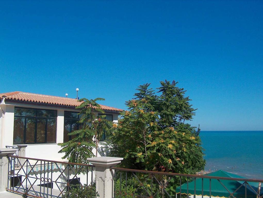 Hotel Piccolo Paradiso Di Роди Гарганико Екстериор снимка