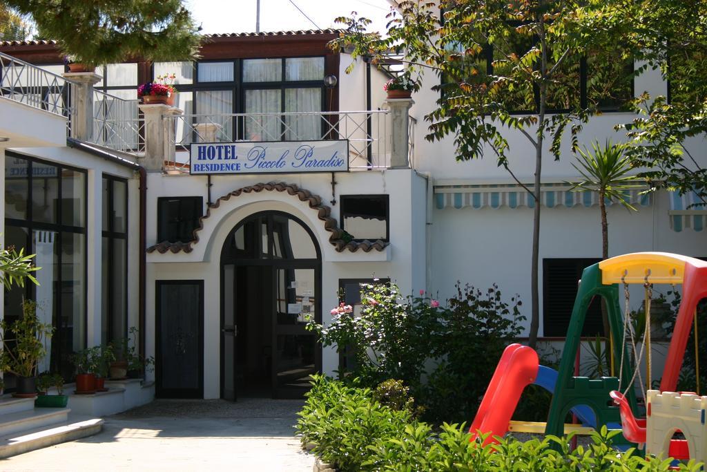 Hotel Piccolo Paradiso Di Роди Гарганико Екстериор снимка
