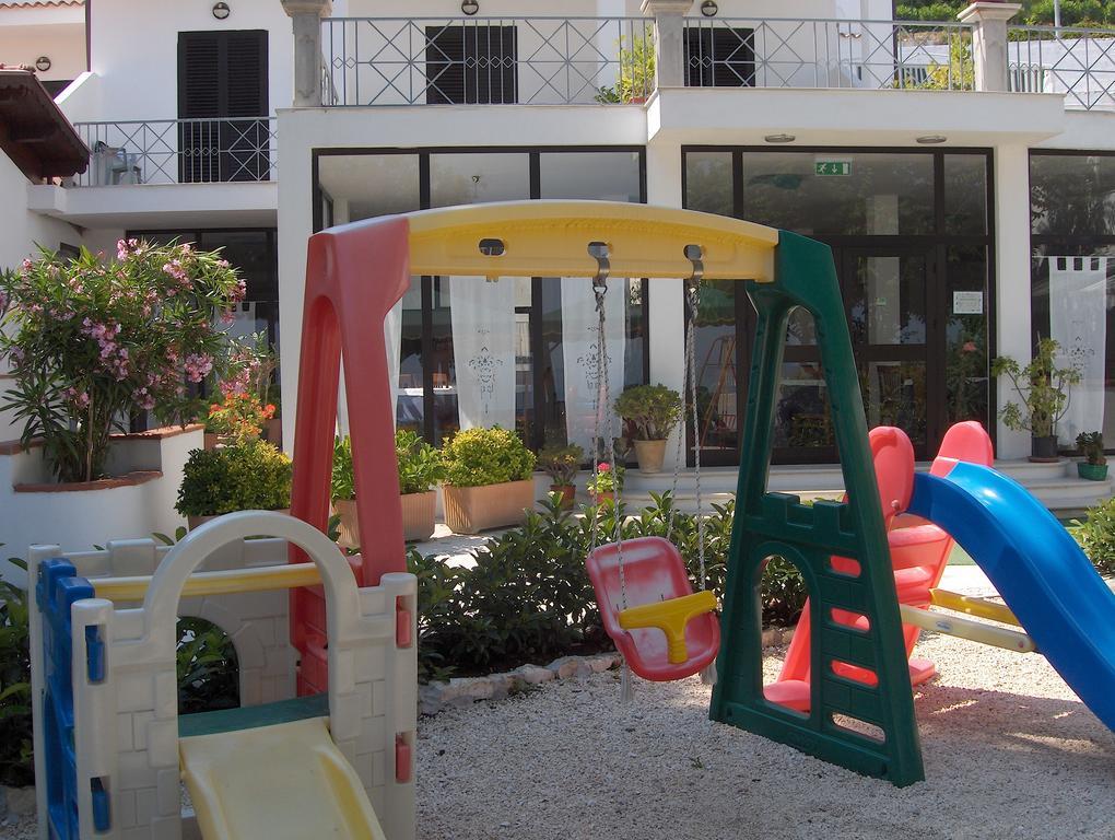 Hotel Piccolo Paradiso Di Роди Гарганико Екстериор снимка